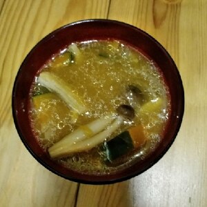 具だくさん味噌汁♪　かぼちゃ×玉ねぎ×しめじ